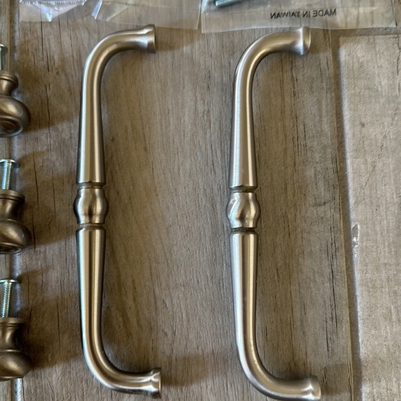 Restoration Hardware- Knobs & Pulls - Picture 3 of 4